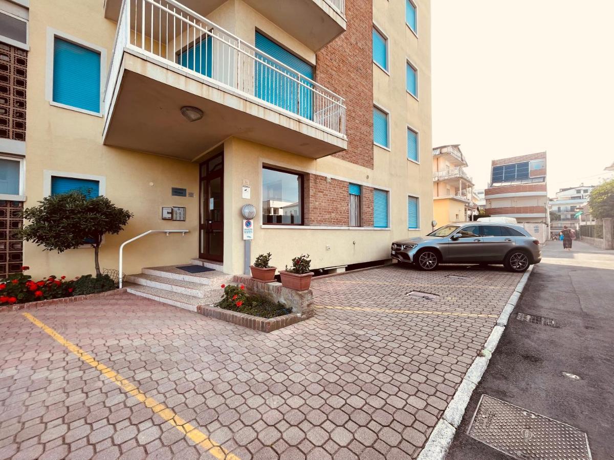 Appartamento Cima - Vista Mare, 3 Camere, Wifi, Family Apartment リド・ディ・イエゾロ エクステリア 写真